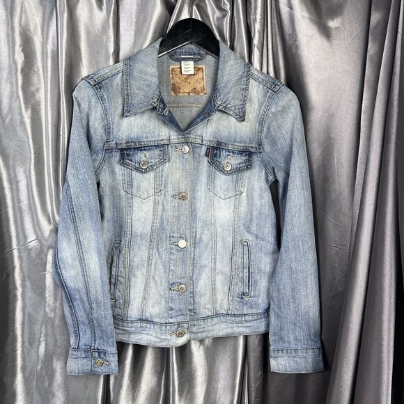 Vintage 90s Levi's Trucker Jacket Size XS Light Wash Distressed Red Tab Grunge - Picture 1 of 17